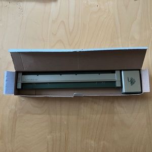 Levenger Circa Notes portable Hole-punch in it's Box